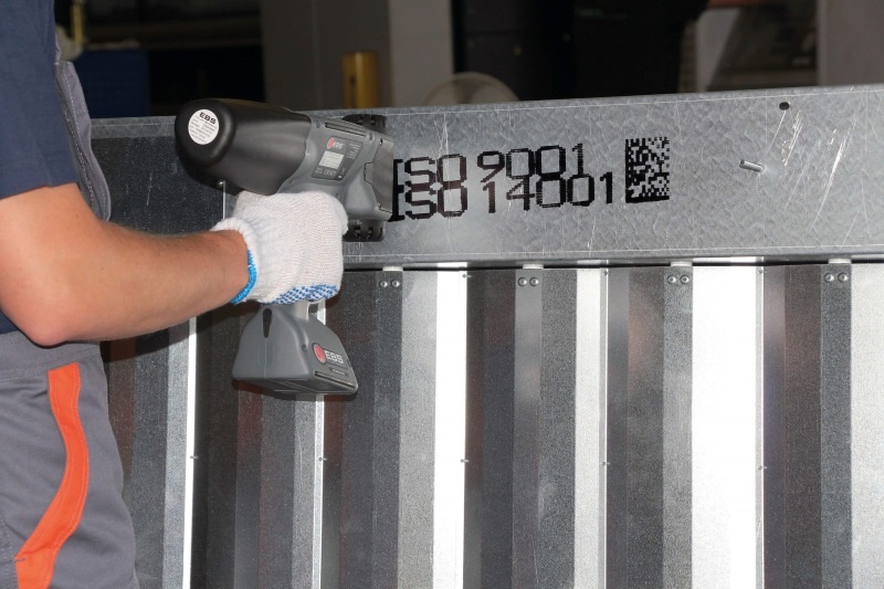 Handjet Marking on Metal